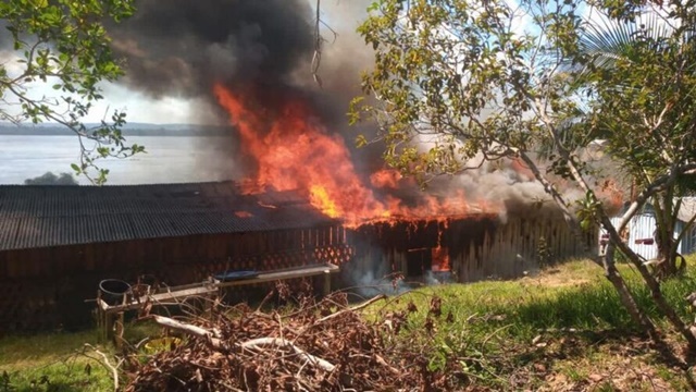 Indígenas têm casas incendiadas e atacadas em Jacareacanga