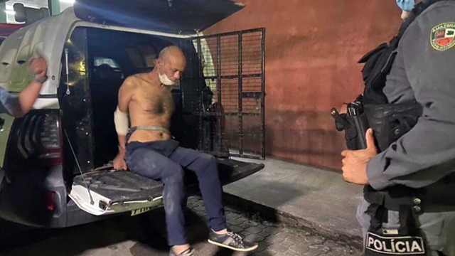 Homem ejacula em mulheres dentro de ônibus em Manaus