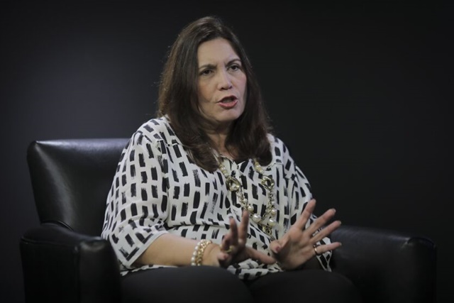 Aliados de Bolsonaro querem Bia Kicis como ministra do STJ