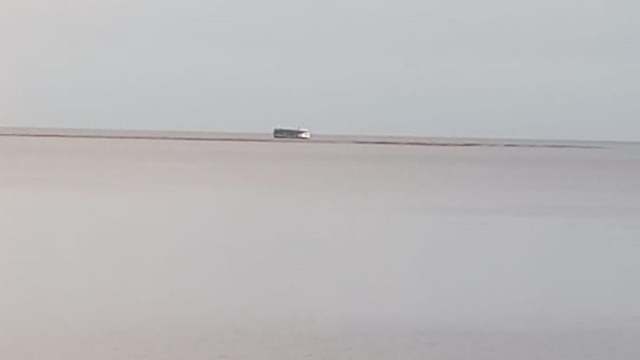 Passageiros ficam presos em navio encalhado no Marajó