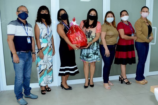 Escola da rede estadual promove competição cultural para incentivar a criatividade e o talento de suas servidoras