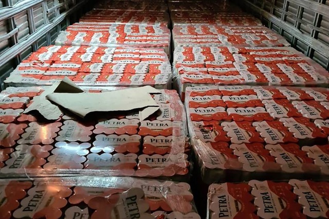 Sefa apreende 45 mil garrafas de cachaça com notas frias