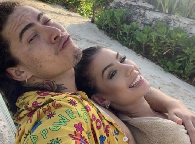 Maria Lina anuncia que deixará casa que alugou com humorista Whindersson Nunes