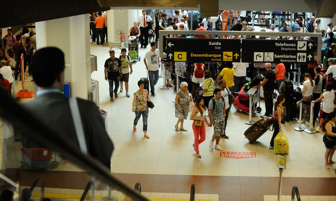 Pandemia reduz em 53% transporte de passageiros em 2020