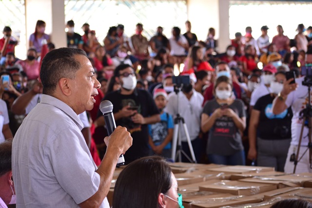 Prefeitura de Rio Preto da Eva faz pagamento de 1/3 de férias de servidores comissionados e antecipa o pagamento da folha mês de dezembro