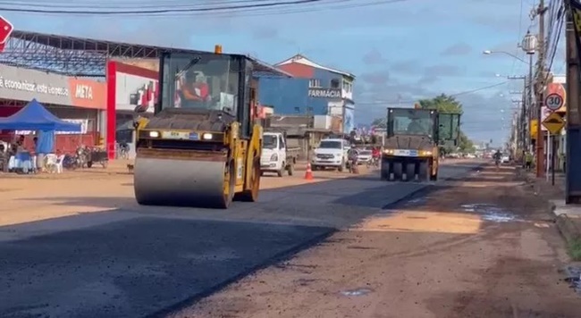 Vídeo: operário morre atropelado por rolo compressor em obra