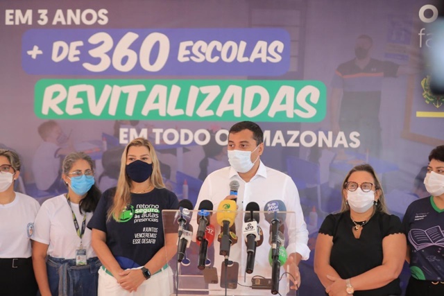 Governador Wilson Lima acompanha início do ano letivo 100% presencial da rede estadual de ensino