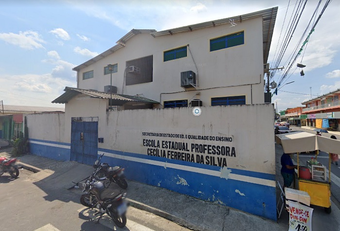 Gestor de escola é acusado de assédio moral por alunos, em Manaus