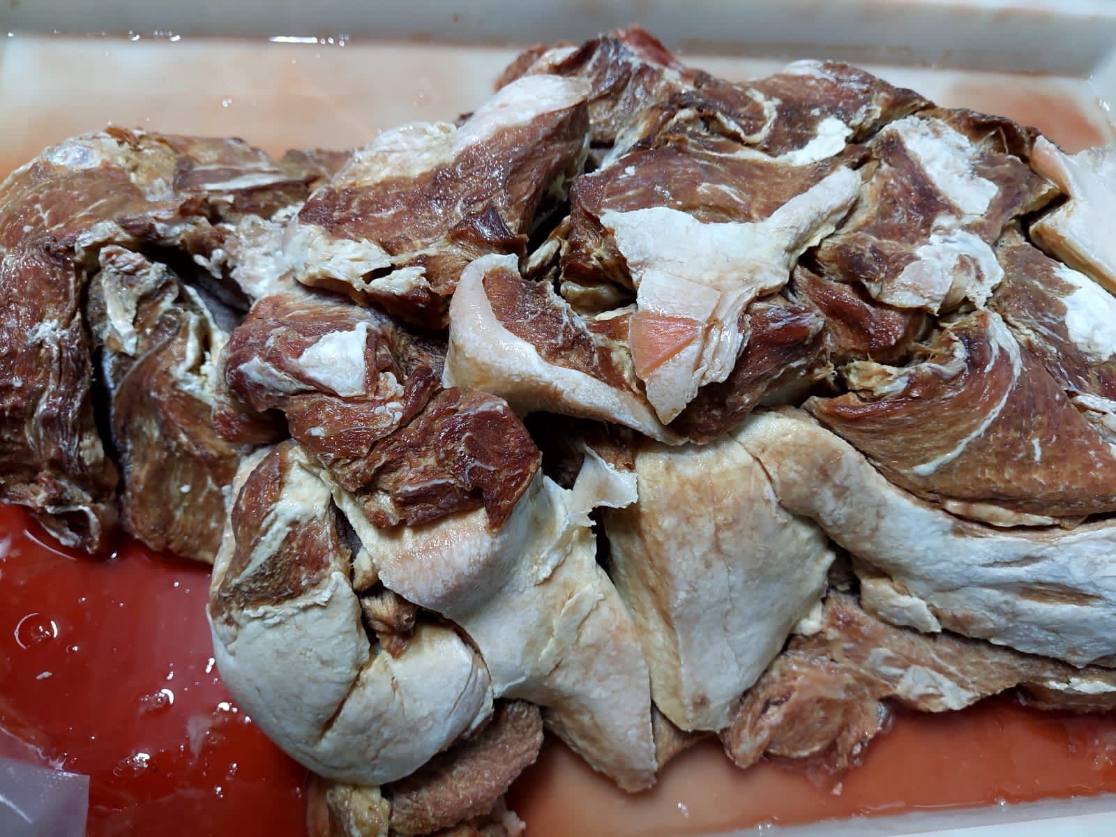 Carne suína imprópria para consumo é apreendida na Zona Leste de Manaus
