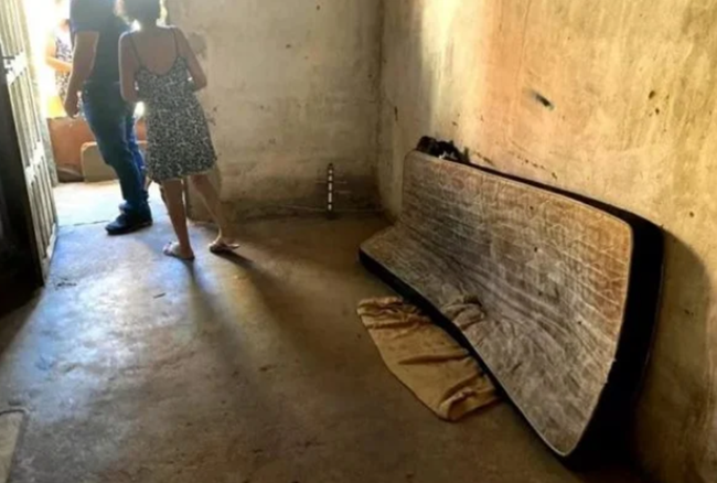 Mulher é presa por manter mãe e irmã em cárcere privado por oito anos