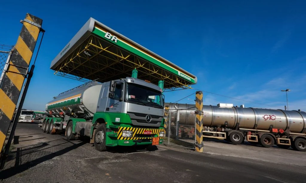 Mesmo com a aprovação do auxílio diesel, caminhoneiros ainda planejam greve
