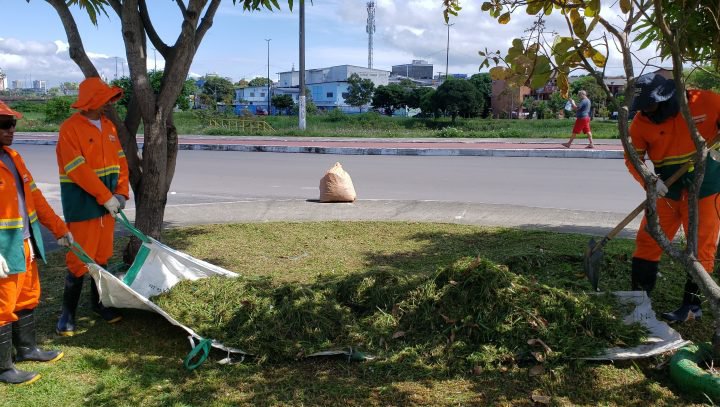 Principais avenidas da cidade recebem ações de limpeza