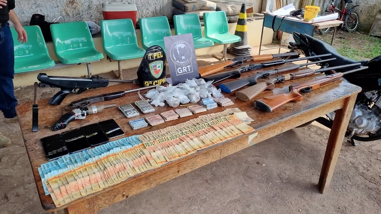Grupo criminoso é preso com carro, drogas e R$ 20 mil em dinheiro durante operação